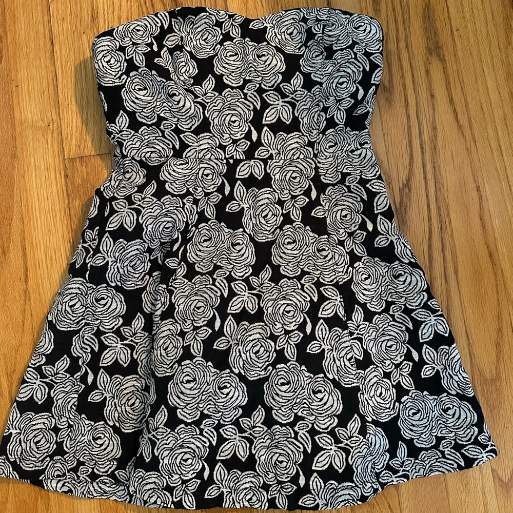 Adorable strapless rose mini dress